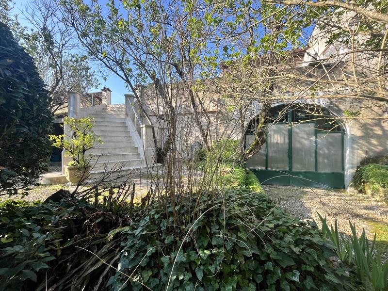 Vente Maison GENSAC LA PALLUE - 6 pièces -215 m² - (16130)