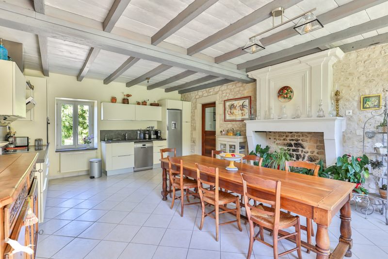 Vente Maison ARS - 5 pièces -207 m² - (16130)