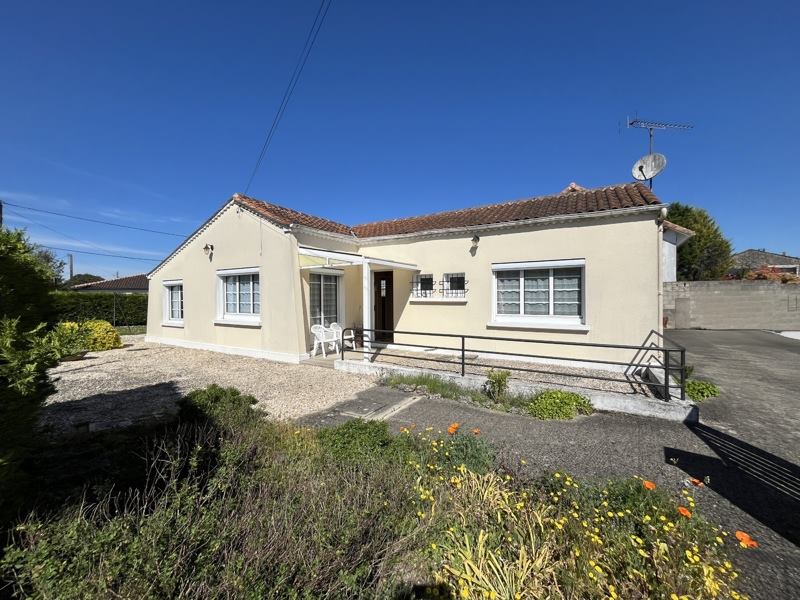 Vente Maison CHATEAUBERNARD - 4 pièces -82 m² - (16100)