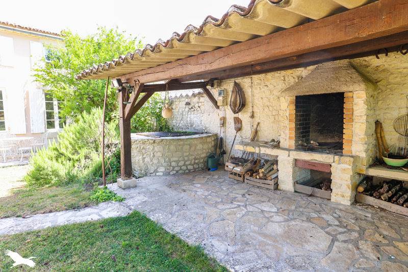 Vente Maison SALLES D ANGLES - 6 pièces -202 m² - (16130)