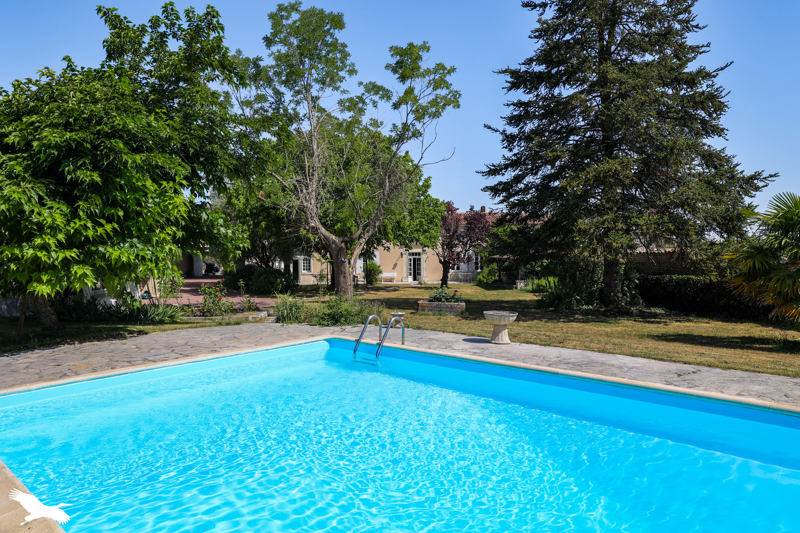 Vente Maison SALLES D ANGLES - 6 pièces -202 m² - (16130)