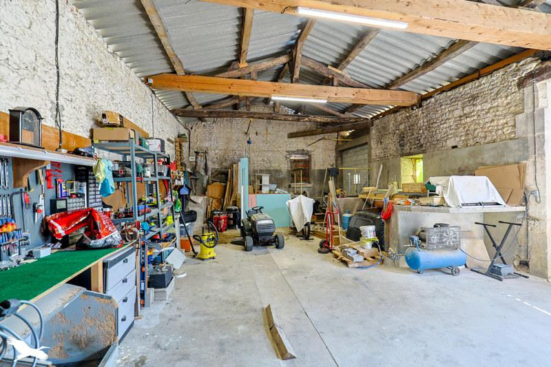 Vente Maison ANGEAC CHAMPAGNE - 5 pièces -320 m² - (16130)