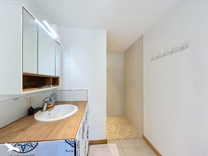 Vente Maison CHATEAUBERNARD - 8 pièces -270 m² - (16100)