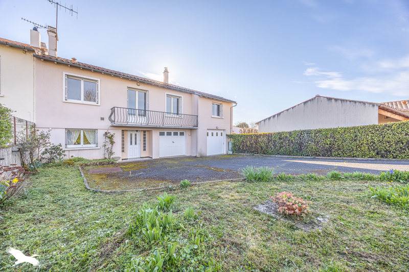 Vente Maison AIFFRES - 6 pièces -146 m² - (79230)