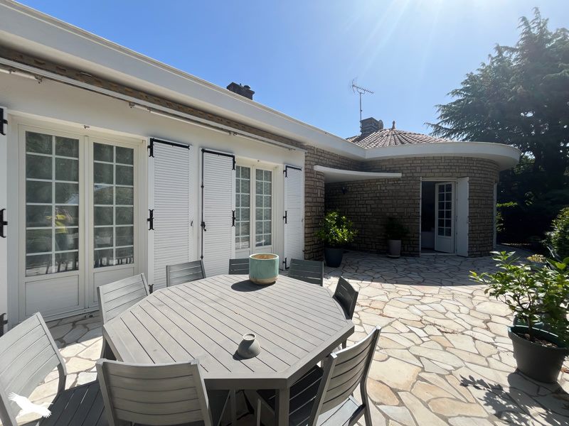 Vente Maison SCIECQ - 7 pièces -180 m² - (79000)