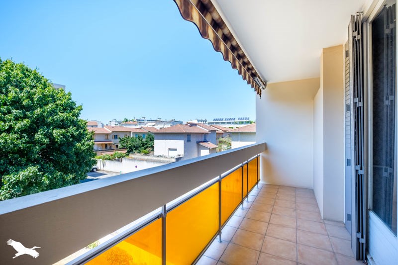 Vente Appartement LYON 08 - 5 pièces -75 m² - (69008)