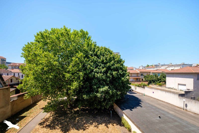 Vente Appartement LYON 08 - 5 pièces -75 m² - (69008)