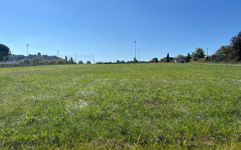 Terrain 5 pièces · à Roquefort · 109 000 €