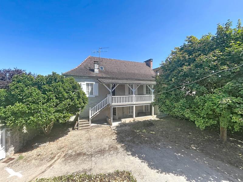 Vente Maison PUYBRUN - 8 pièces -201 m² - (46130)