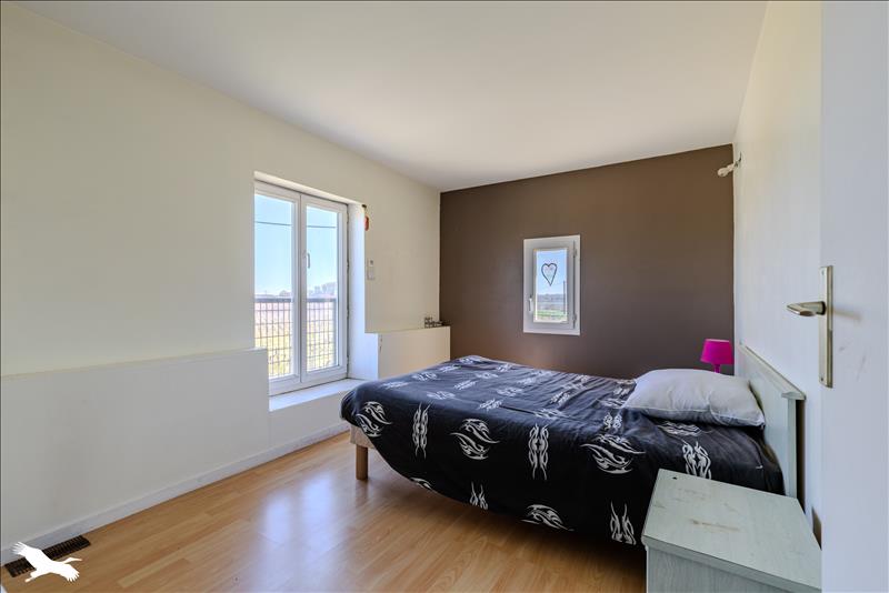 Vente Maison ST HIPPOLYTE - 6 pièces -170 m² - (33330)
