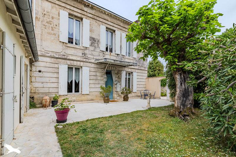 Vente Maison LIBOURNE - 9 pièces -208 m² - (33500)