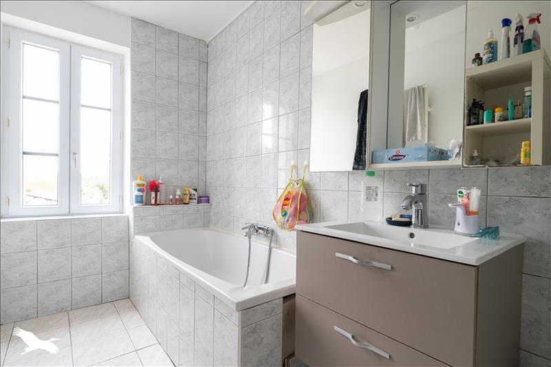 Vente Maison BOURCEFRANC LE CHAPUS - 5 pièces -133 m² - (17560)