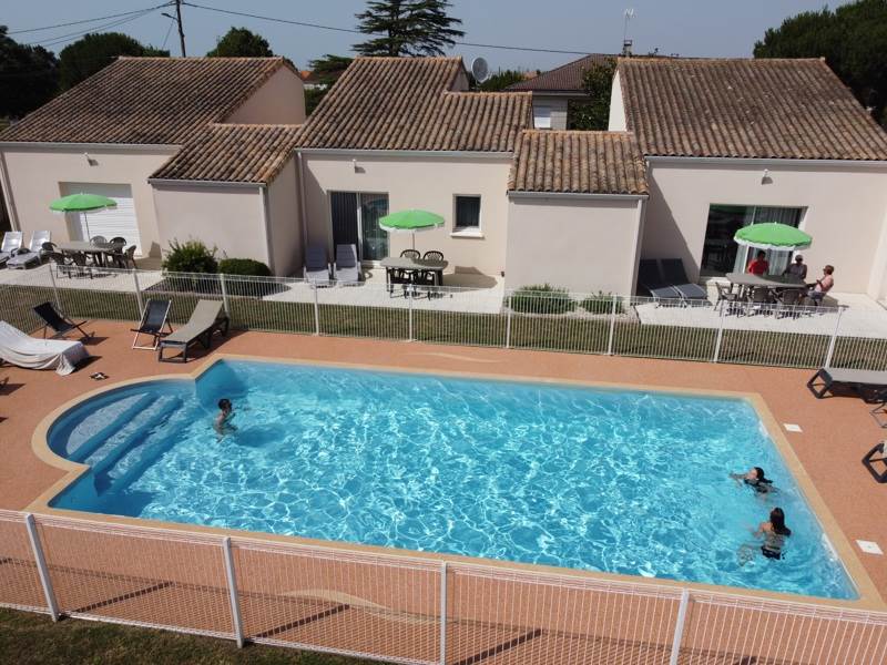 Vente Maison BOURCEFRANC LE CHAPUS - 22 pièces -400 m² - (17560)