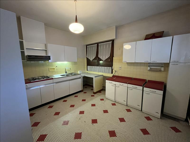 Vente Maison CARBON BLANC - 4 pièces -161 m² - (33560)