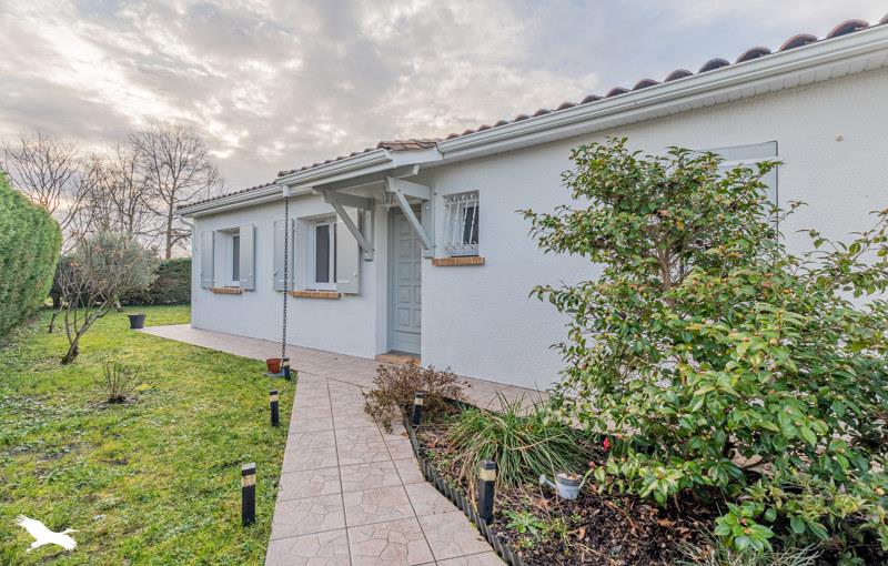 Vente Maison CARBON BLANC - 5 pièces -117 m² - (33560)