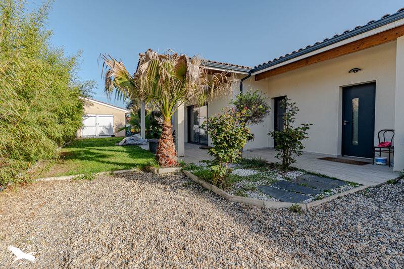 Vente Maison CARBON BLANC - 4 pièces -133 m² - (33560)
