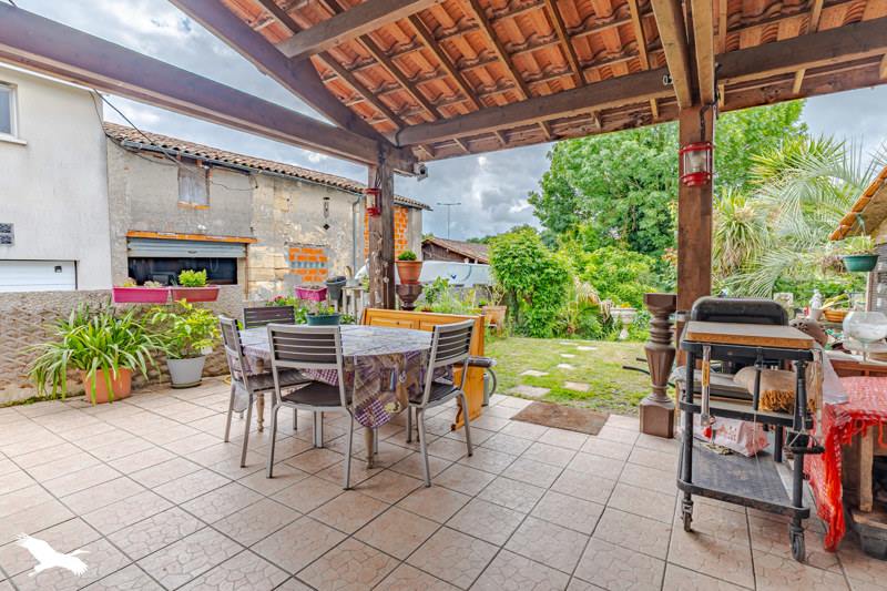 Vente Maison CARBON BLANC - 7 pièces -174 m² - (33560)