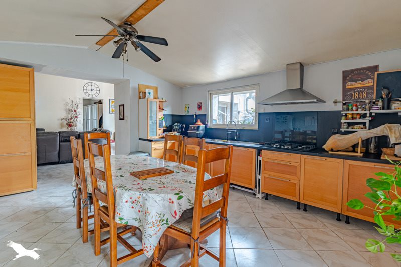 Vente Maison CARBON BLANC - 7 pièces -174 m² - (33560)