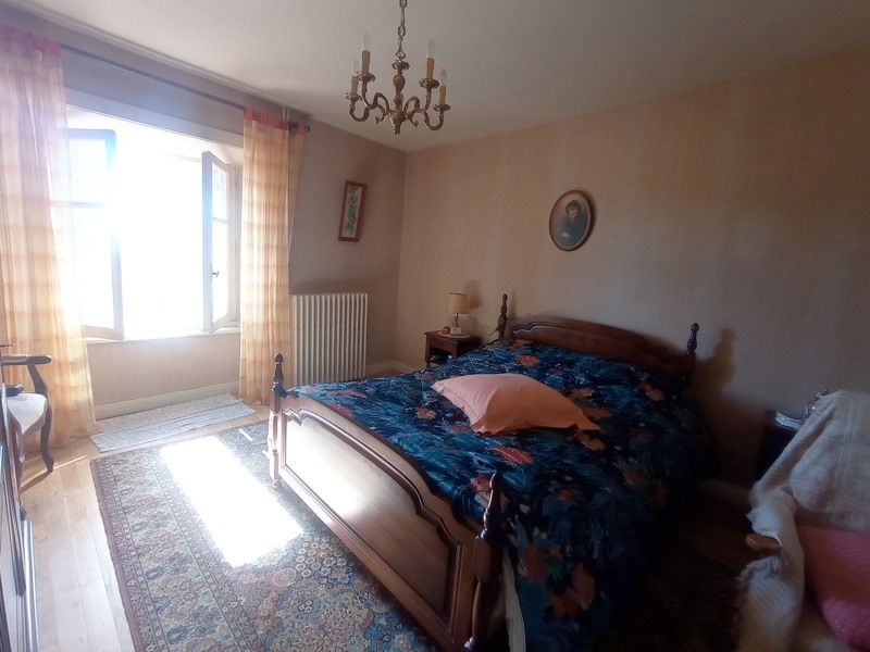 Vente Maison BRIGUEUIL - 4 pièces -145 m² - (16420)