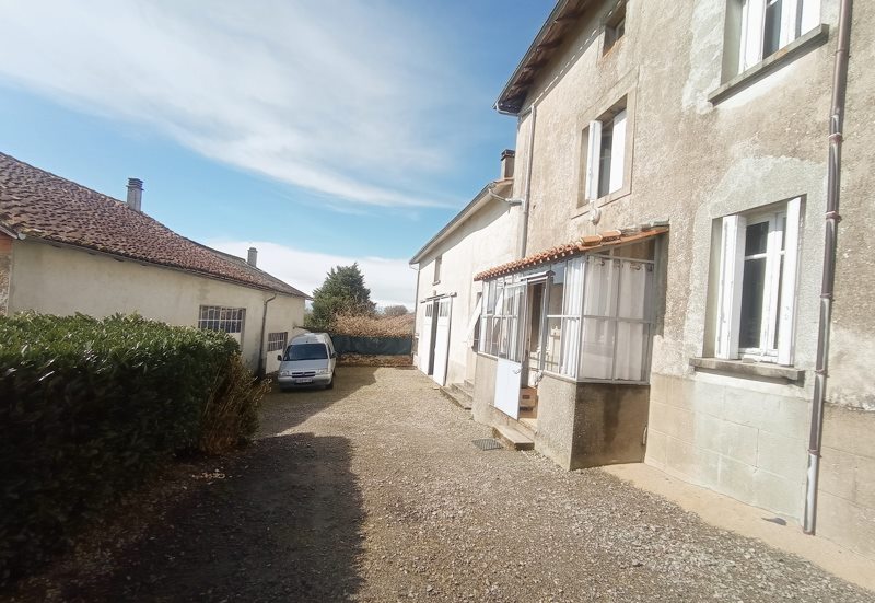 Vente Maison BRIGUEUIL - 4 pièces -145 m² - (16420)