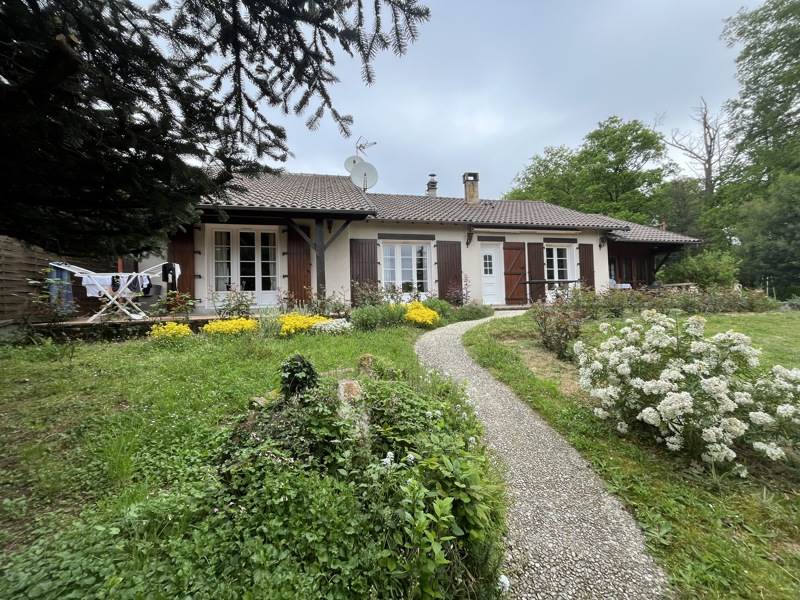 Vente Maison ETAGNAC 16150 5 pièces - 140 m²