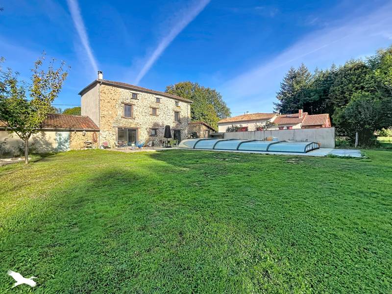 Vente Maison Brigueuil 16420 6 pièces - 179 m²