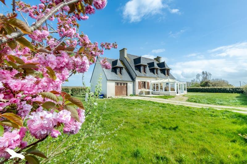Vente Maison KERLOUAN - 6 pièces -136 m² - (29890)