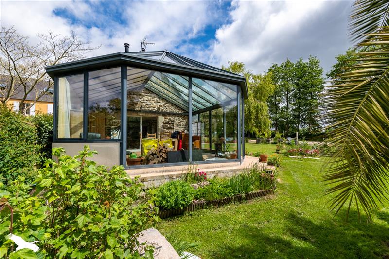 Vente Maison KERNOUES - 8 pièces -141 m² - (29260)