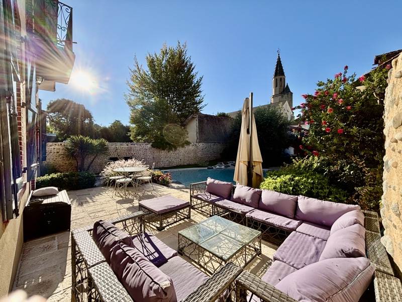 Vente Maison TARBES - 6 pièces -158 m² - (65000)
