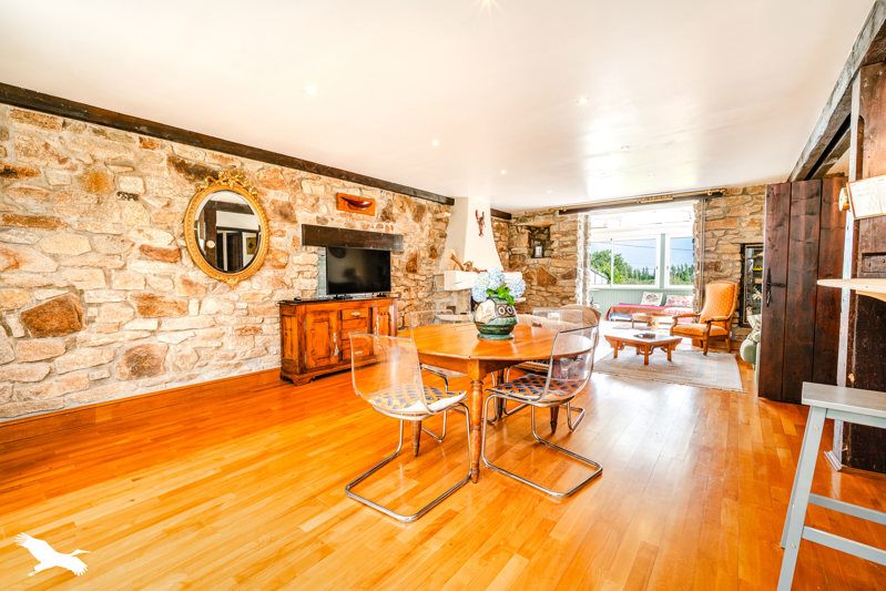 Vente Maison POULLAN SUR MER - 6 pièces -153 m² - (29100)
