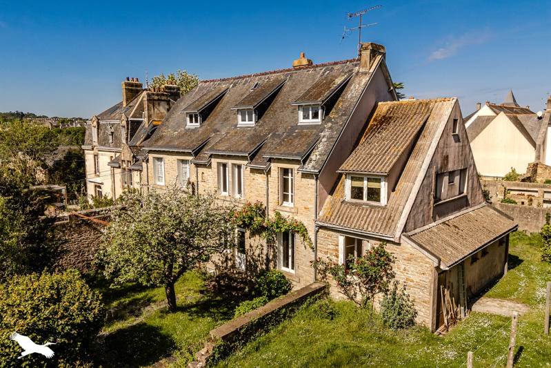 Vente Maison DOUARNENEZ - 8 pièces -303 m² - (29100)