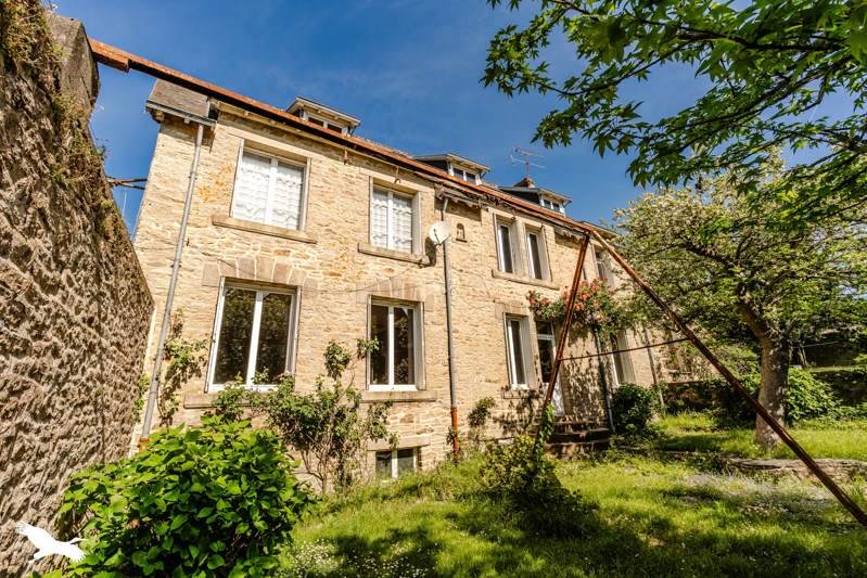 Vente Maison DOUARNENEZ - 8 pièces -303 m² - (29100)