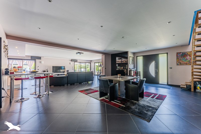 Vente Maison SALLES - 6 pièces -243 m² - (33770)
