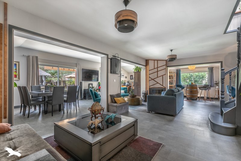 Vente Maison SALLES - 7 pièces -226 m² - (33770)