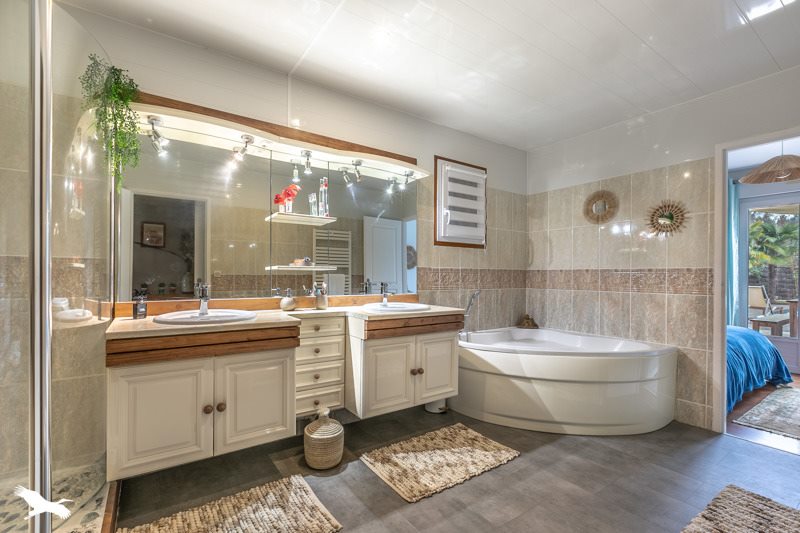 Vente Maison SALLES - 7 pièces -226 m² - (33770)