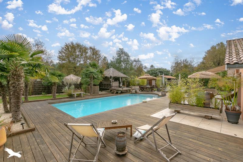 Vente Maison SALLES - 7 pièces -226 m² - (33770)