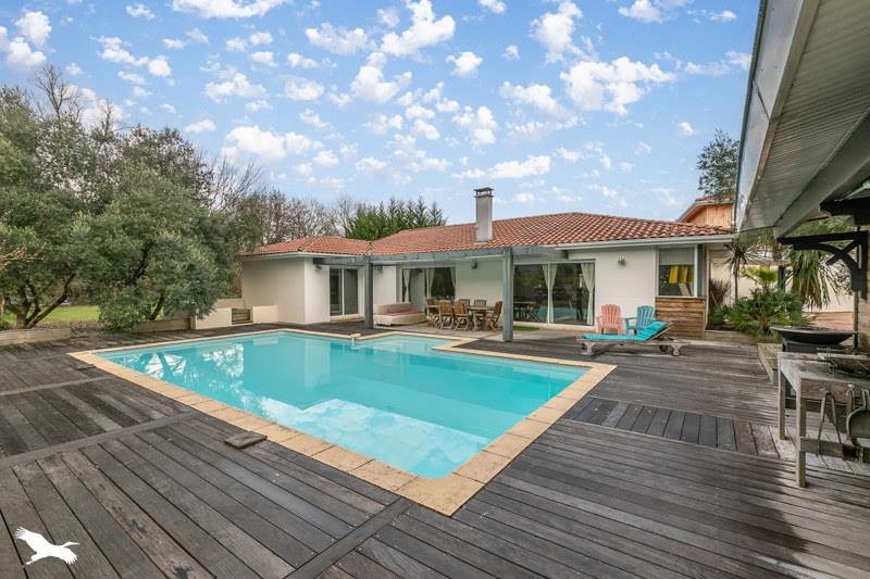 Vente Maison SALLES - 8 pièces -270 m² - (33770)