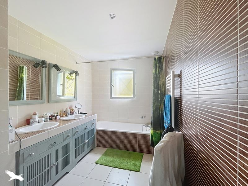 Vente Maison LUGOS - 6 pièces -155 m² - (33830)