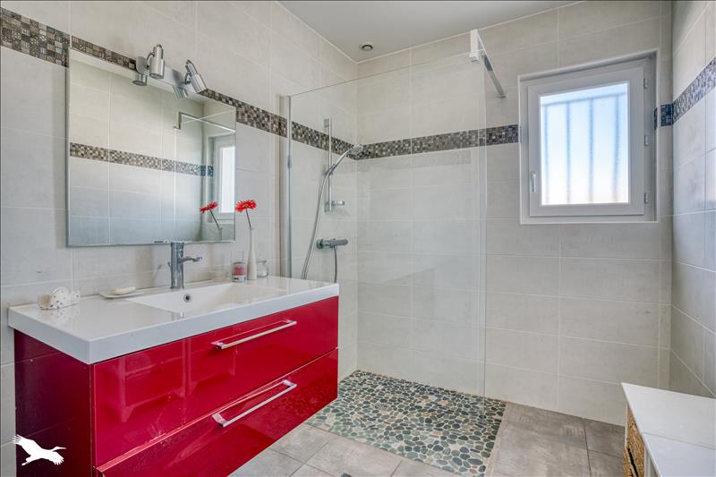 Vente Maison PINEUILH - 5 pièces -142 m² - (33220)