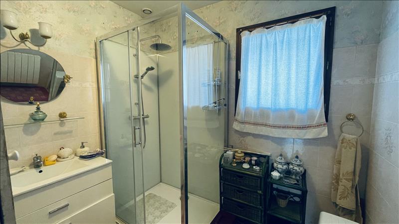 Vente Maison PINEUILH - 5 pièces -120 m² - (33220)