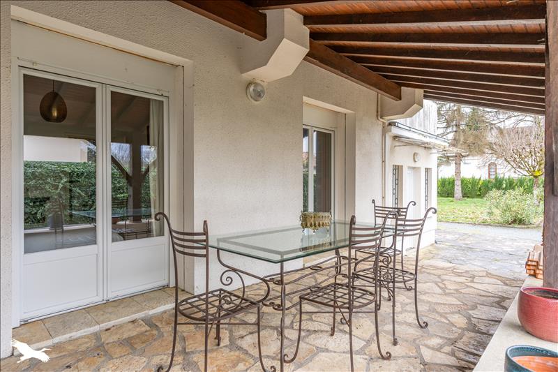 Vente Maison PINEUILH - 7 pièces -178 m² - (33220)