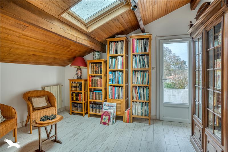 Vente Maison PINEUILH - 7 pièces -178 m² - (33220)