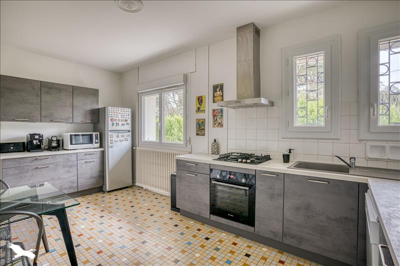Vente Maison PINEUILH - 7 pièces -178 m² - (33220)