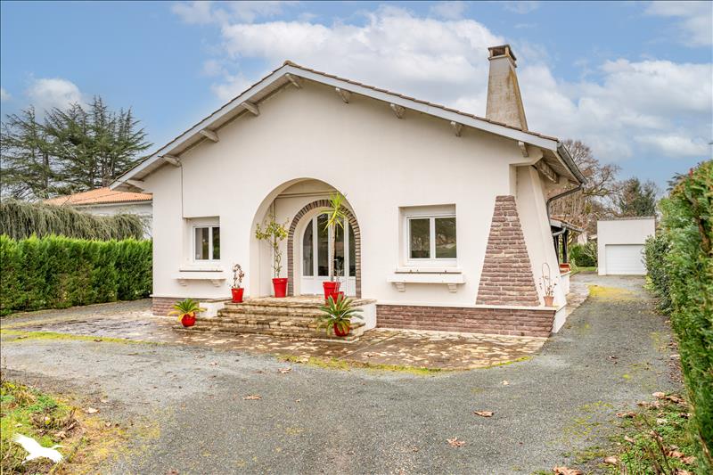 Vente Maison PINEUILH - 7 pièces -178 m² - (33220)