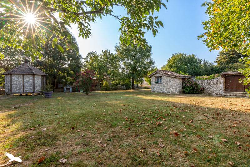 Vente Maison RIOCAUD - 7 pièces -181 m² - (33220)
