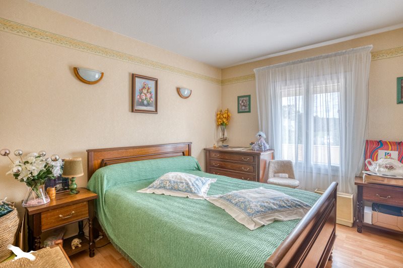 Vente Maison LA ROQUILLE - 6 pièces -118 m² - (33220)