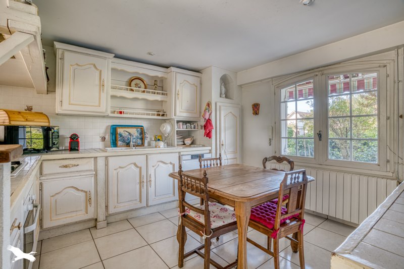 Vente Maison PINEUILH - 8 pièces -207 m² - (33220)
