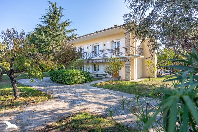 Vente Maison PINEUILH - 8 pièces -207 m² - (33220)
