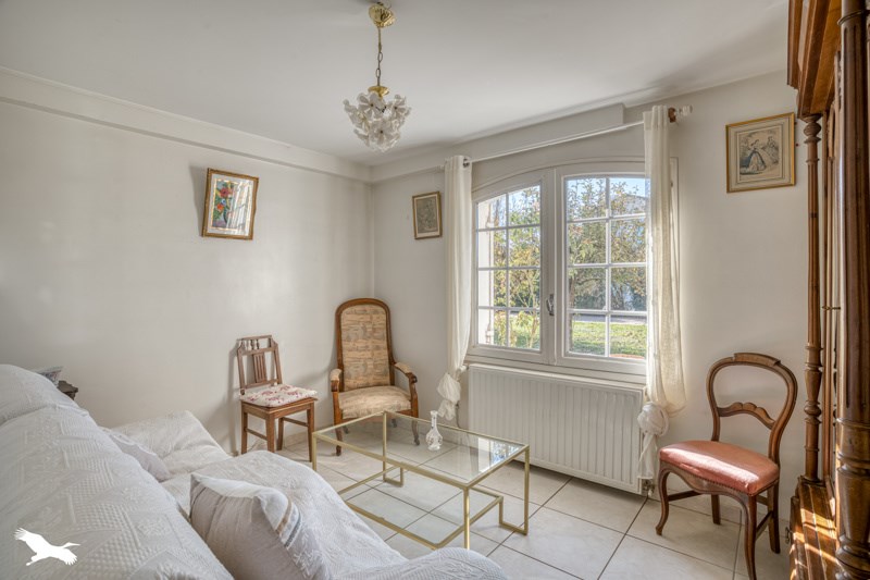 Vente Maison PINEUILH - 8 pièces -207 m² - (33220)