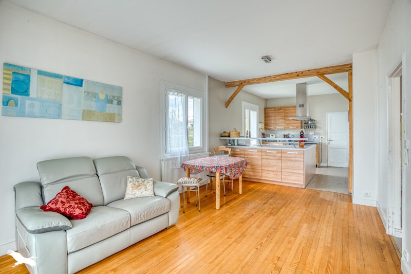 Vente Maison PINEUILH - 5 pièces -102 m² - (33220)